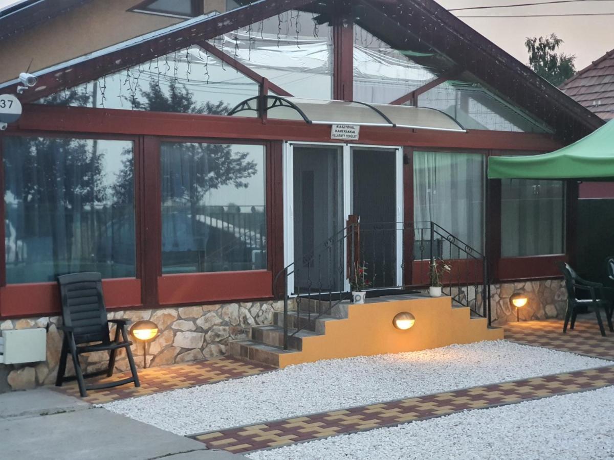 Appartement Family Friendly Gyál Extérieur photo