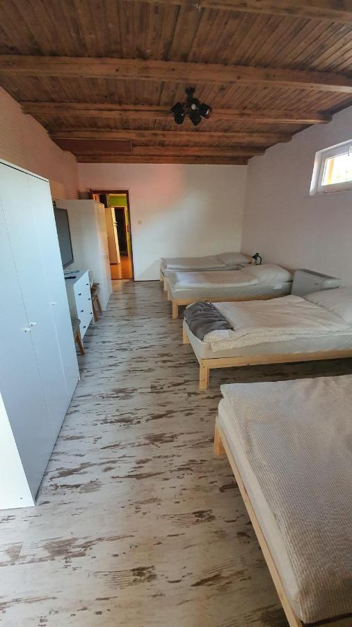 Appartement Family Friendly Gyál Extérieur photo